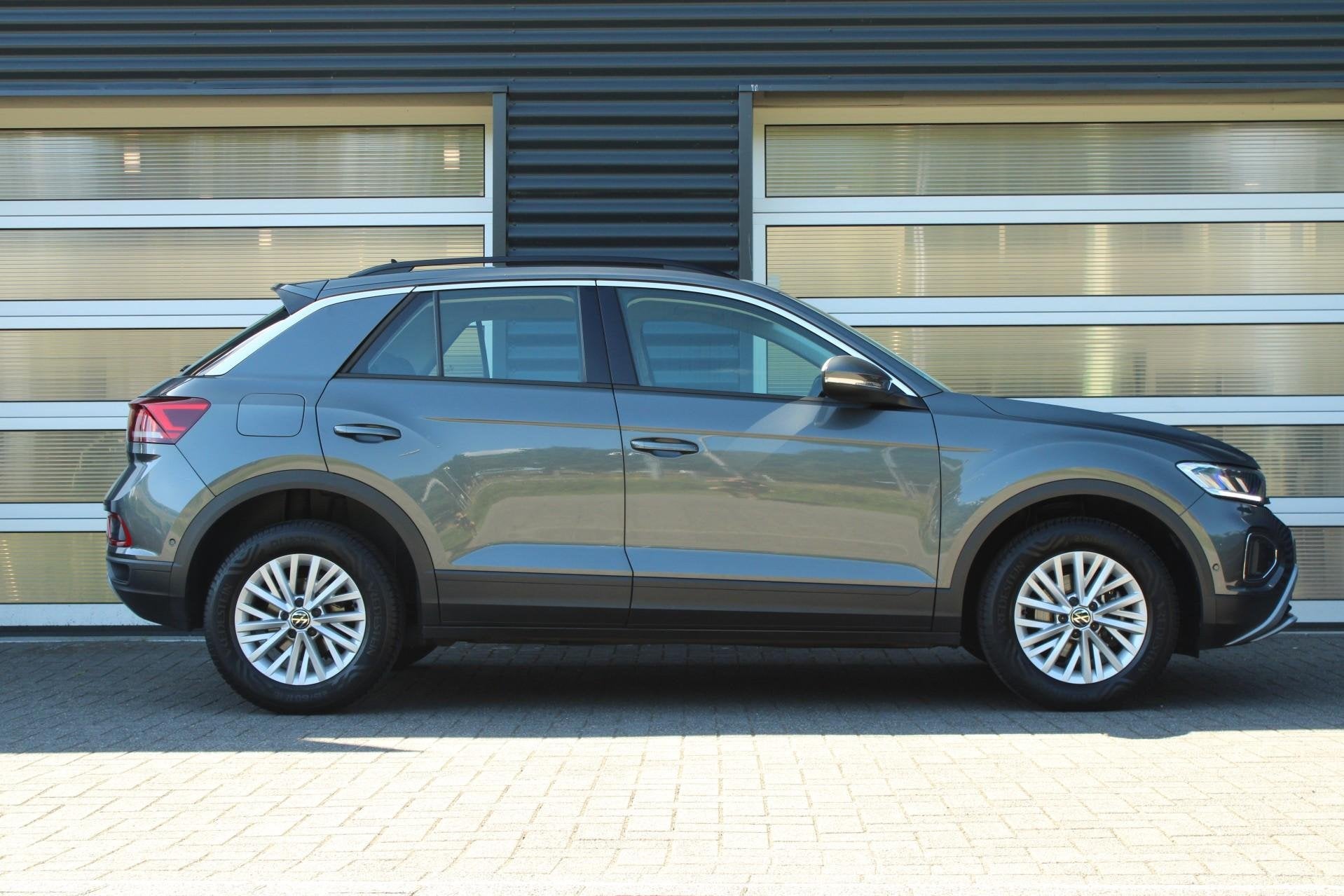 Volkswagen T-Roc 1.0 TSI 115pk Life | Allseasonbanden | Clim, Auto's, Volkswagen, Voorwielaandrijving, 12 maanden, Stof, Gebruikt