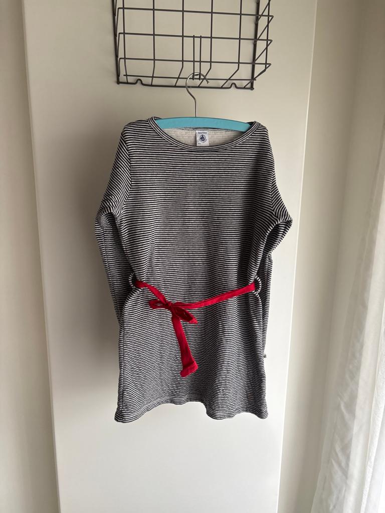 Petit Bateau Jurk Maat 128 (8 jaar) gestreept met rode riem, Ophalen of Verzenden, Zo goed als nieuw, Meisje, Jurk of Rok