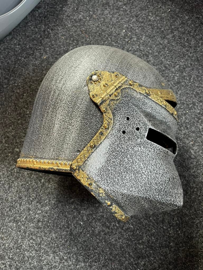 Ridderhelm kinderen, Ophalen of Verzenden, Zo goed als nieuw