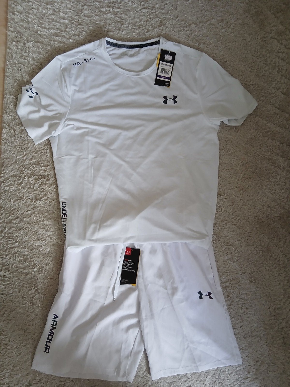 Under Armour sportset wit Xl - shirt en korte broek, Kleding | Heren, Fitness, Wit, Under Armour, Ophalen of Verzenden