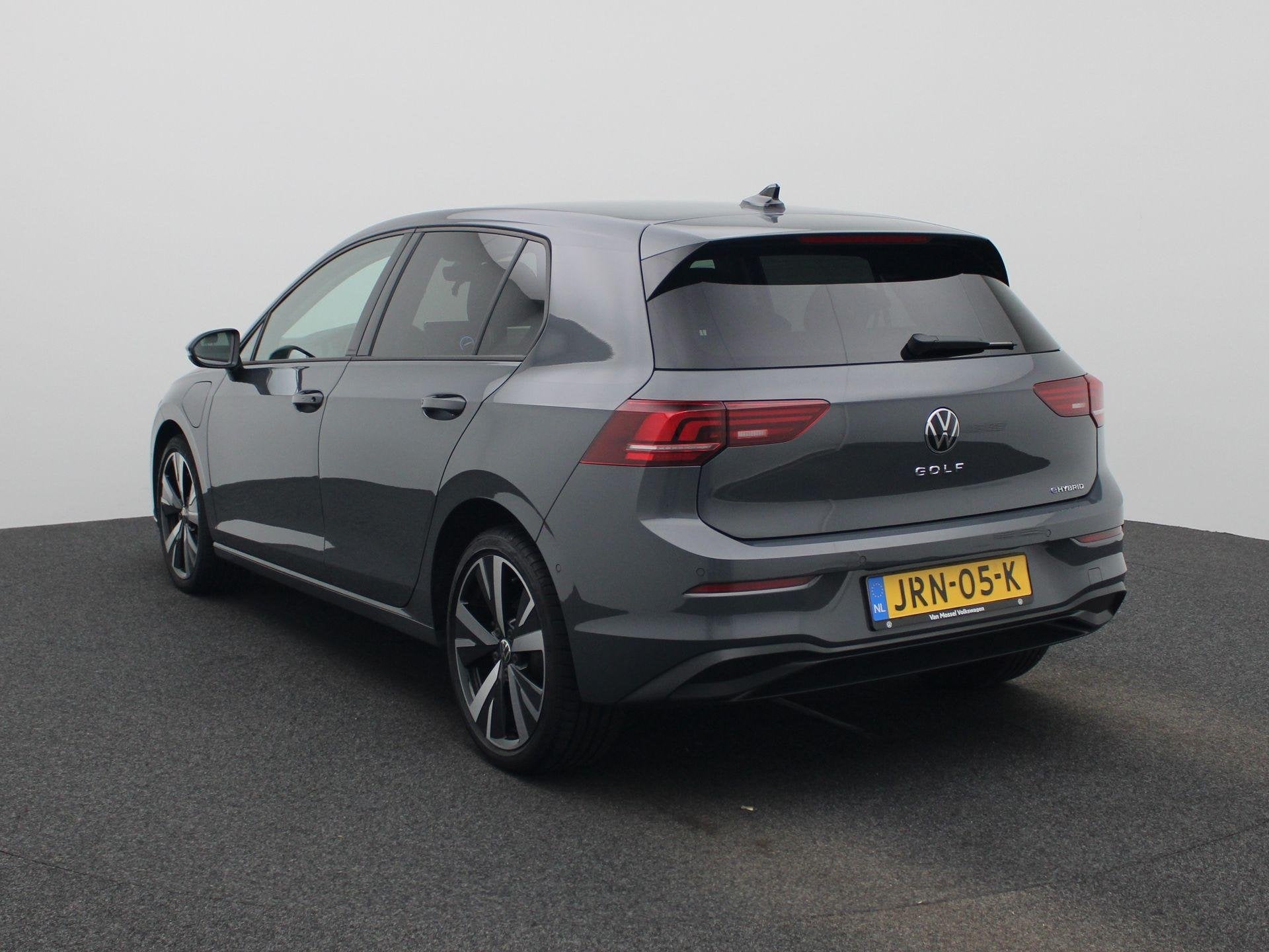Volkswagen Golf 1.5 eHybrid Life Edition 204 PK| Origineel N, Auto's, Volkswagen, 12 maanden, 4 cilinders, 150 min, 26 kWh