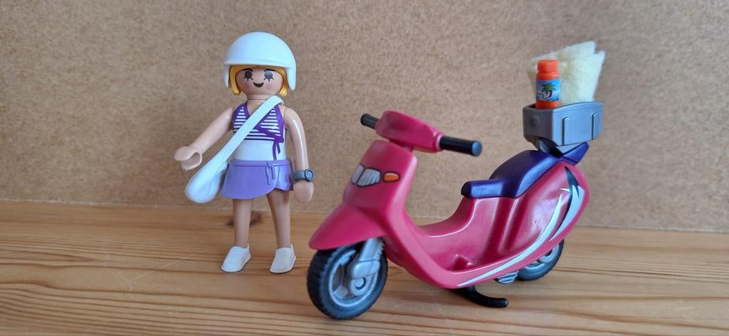 Playmobil Zomers meisje met scooter, Ophalen of Verzenden, Zo goed als nieuw, Complete set