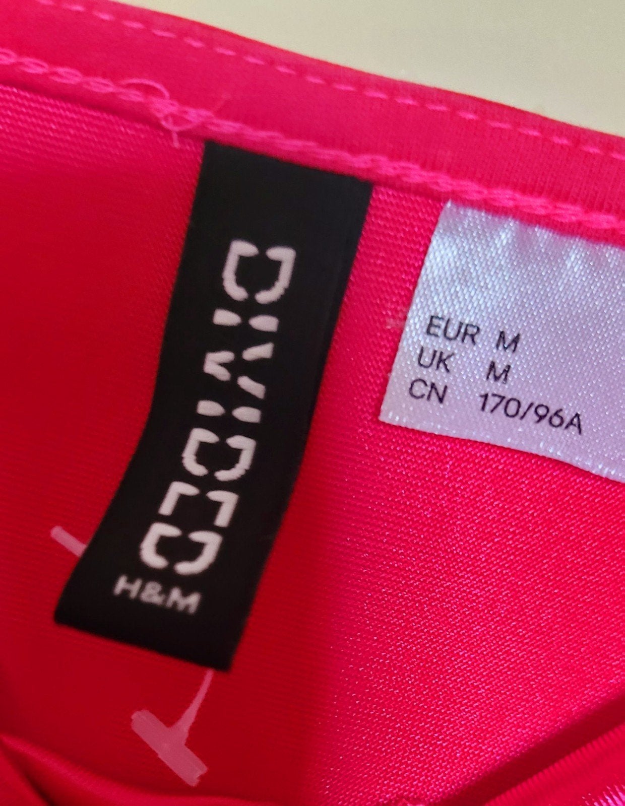 Roze satijnen jurk van H&M Divided, maat M, Maat 38/40 (M), H&M Divided, Ophalen of Verzenden, Zo goed als nieuw