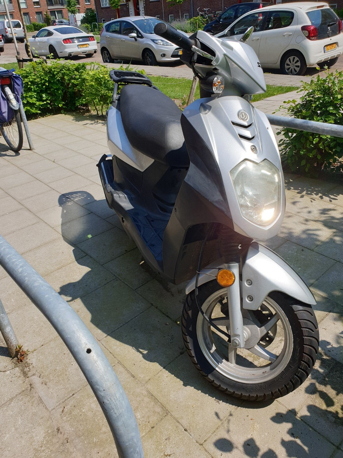 SYM Orbit Scooter - Zilverkleurig, Goede Staat blauw kenteke