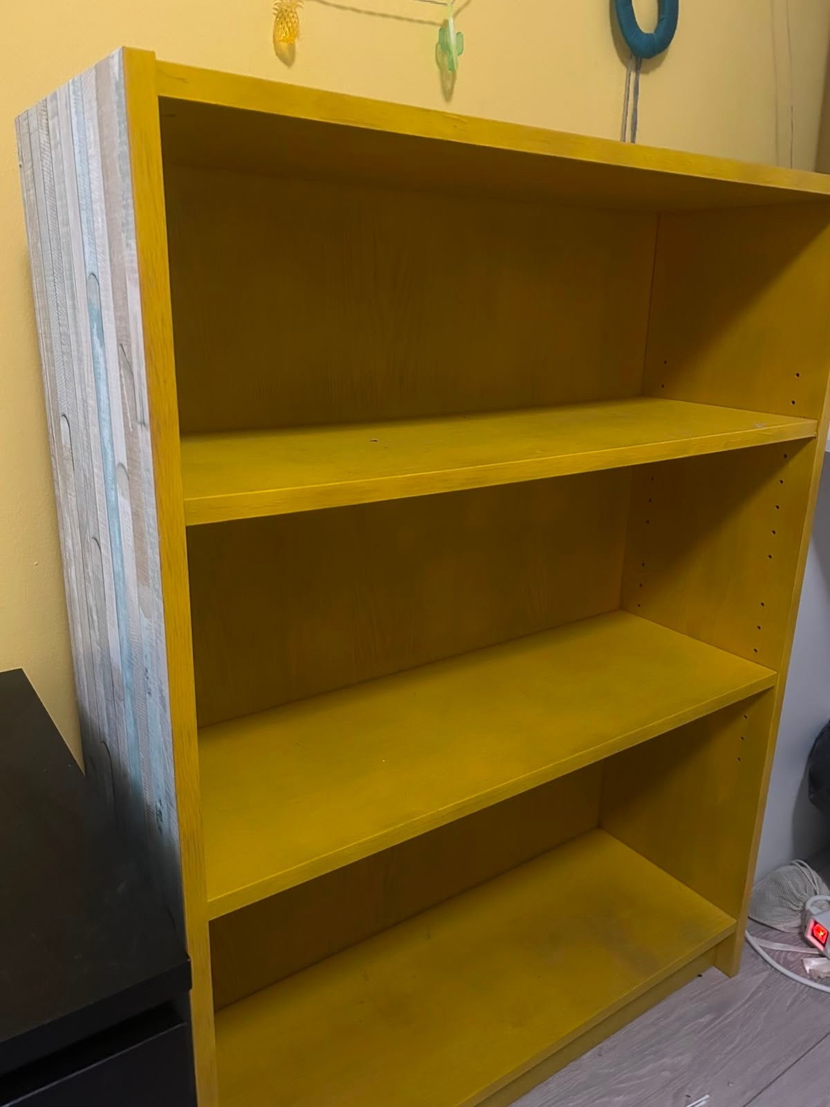 Gratis af te halen: Gepimpt boekenkastje (80x28x106 cm), Huis en Inrichting, Ophalen, Met plank(en), Gebruikt, 100 tot 150 cm