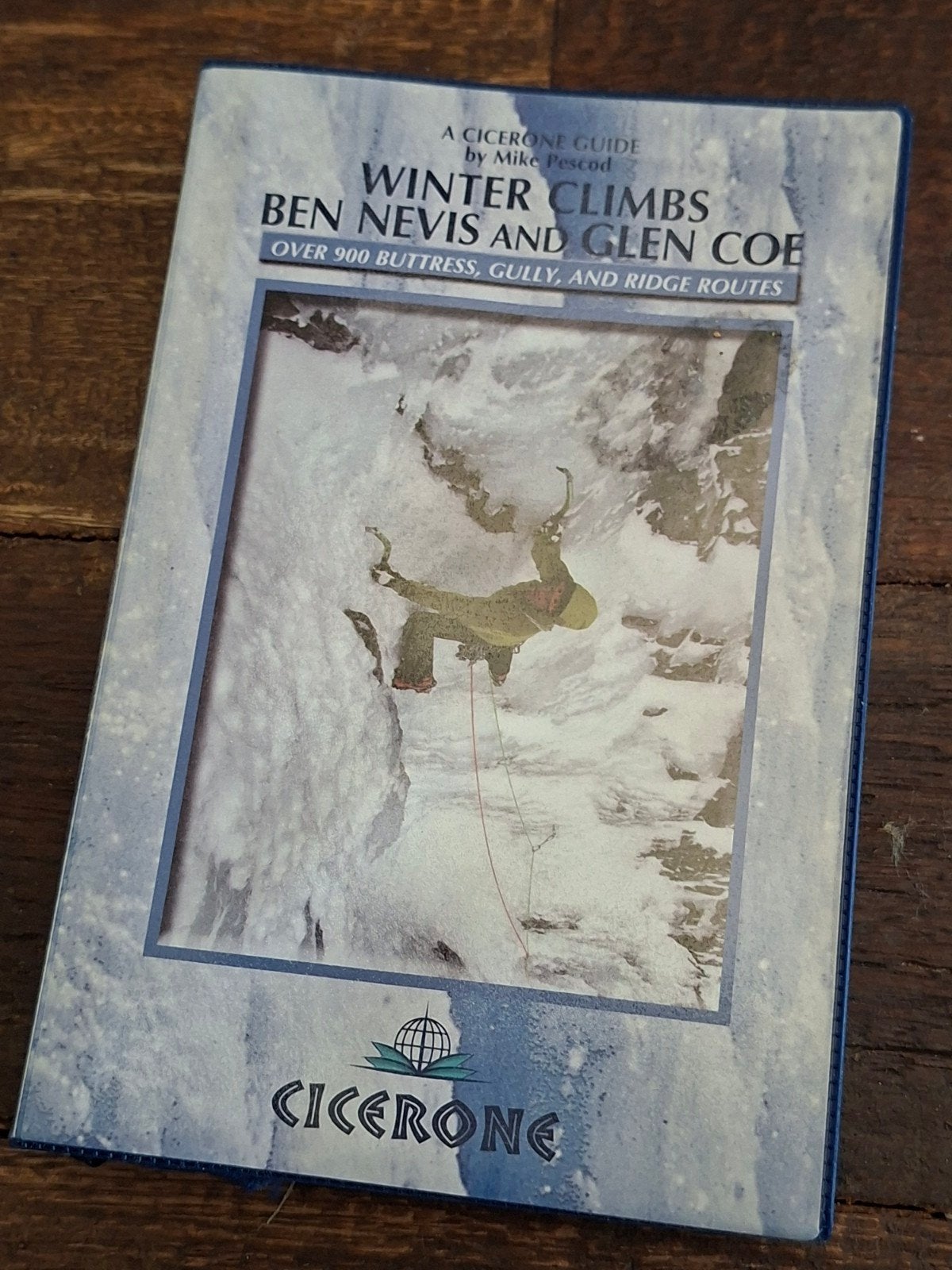 Cicerone gids ben nevis and glencoe winterclimbs, Ophalen of Verzenden, Zo goed als nieuw, Kleding
