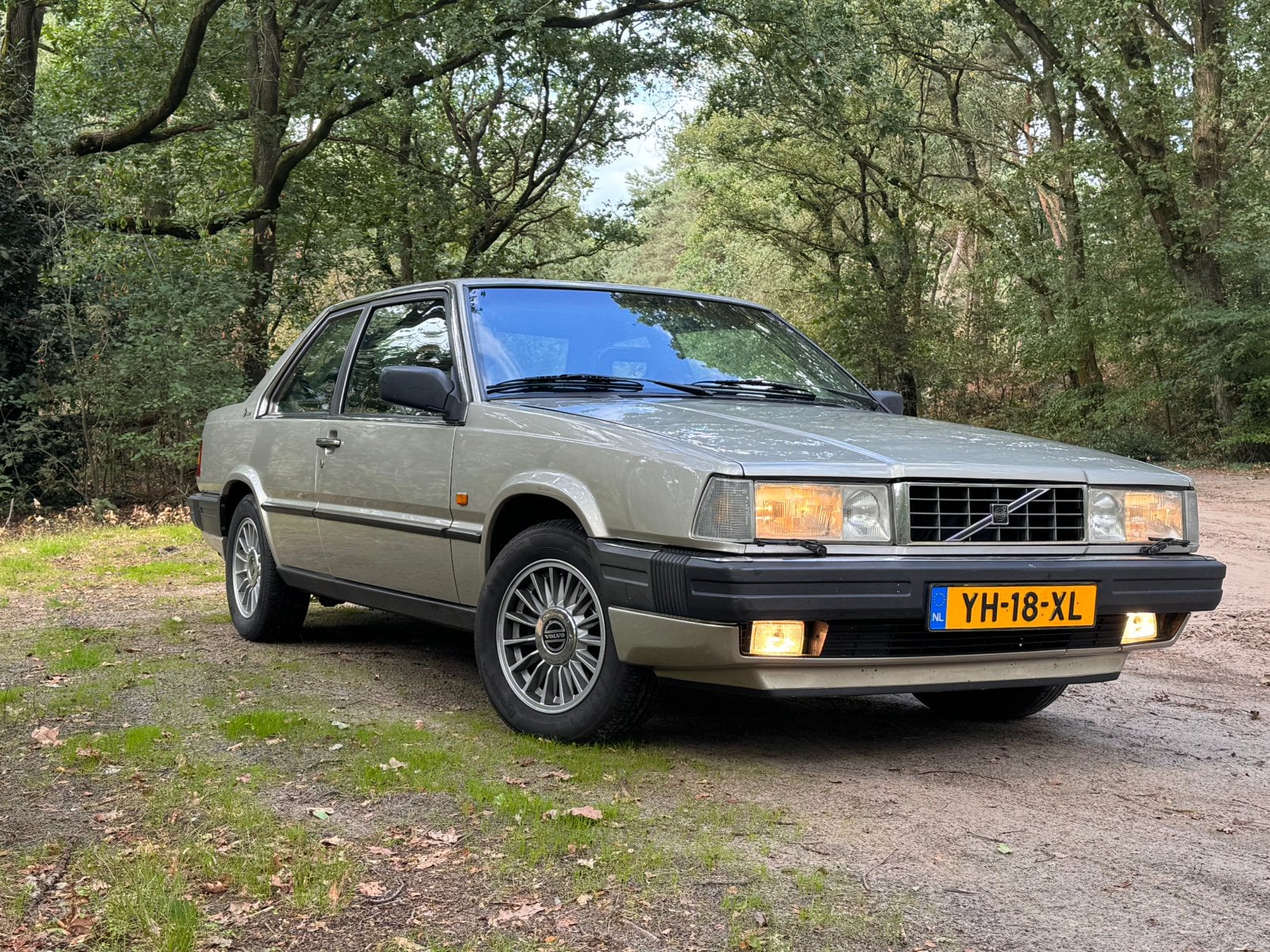 Volvo 780 2.8 AUT 1987 Beige, Auto's, Automaat, Achterwielaandrijving, 748 kg, Beige