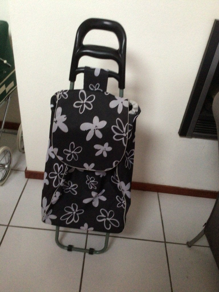 Zwart grijze boodschappentrolley met bloemenprint, Sieraden, Tassen en Uiterlijk, Tassen | Reistassen en Weekendtassen, 30 cm of meer