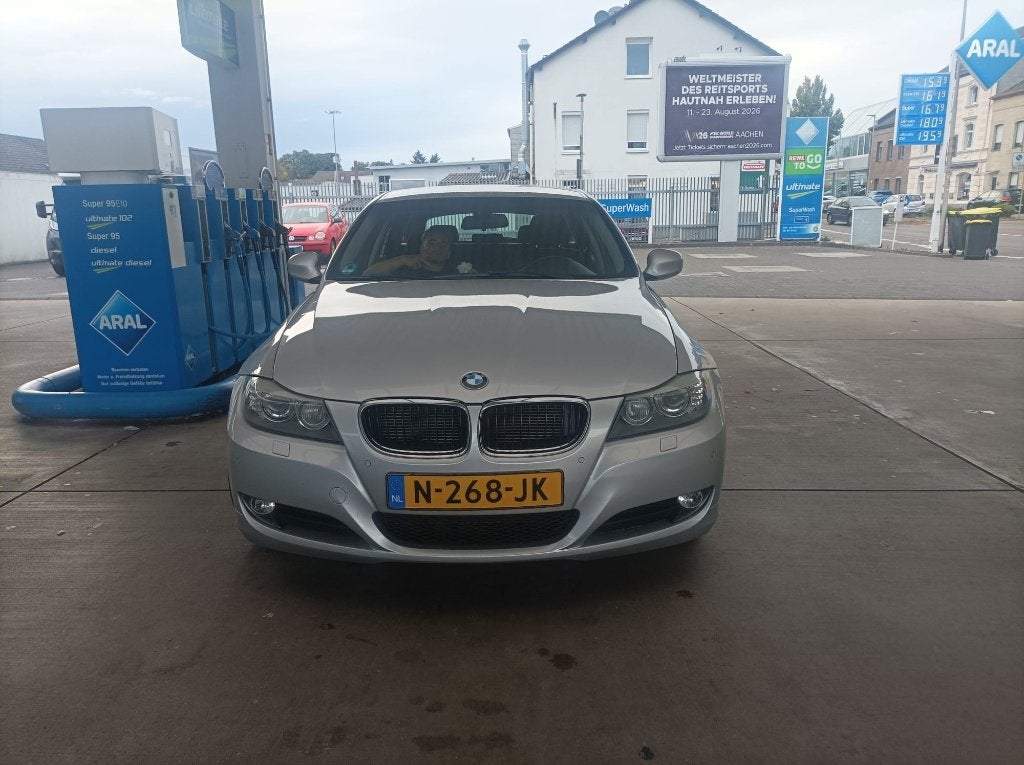BMW 3-Serie 2.0 I 320 Touring AUT 2010 Grijs, Auto's, Automaat, 1995 cc, Zwart, 4 cilinders