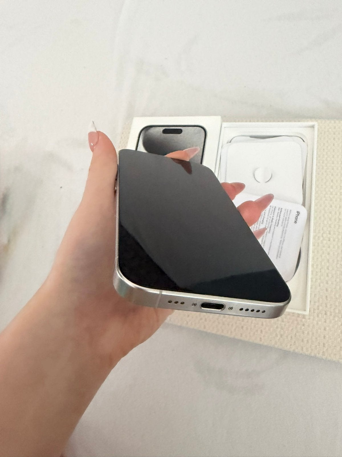 Foto 4 van Iphone 15 pro 256Gb