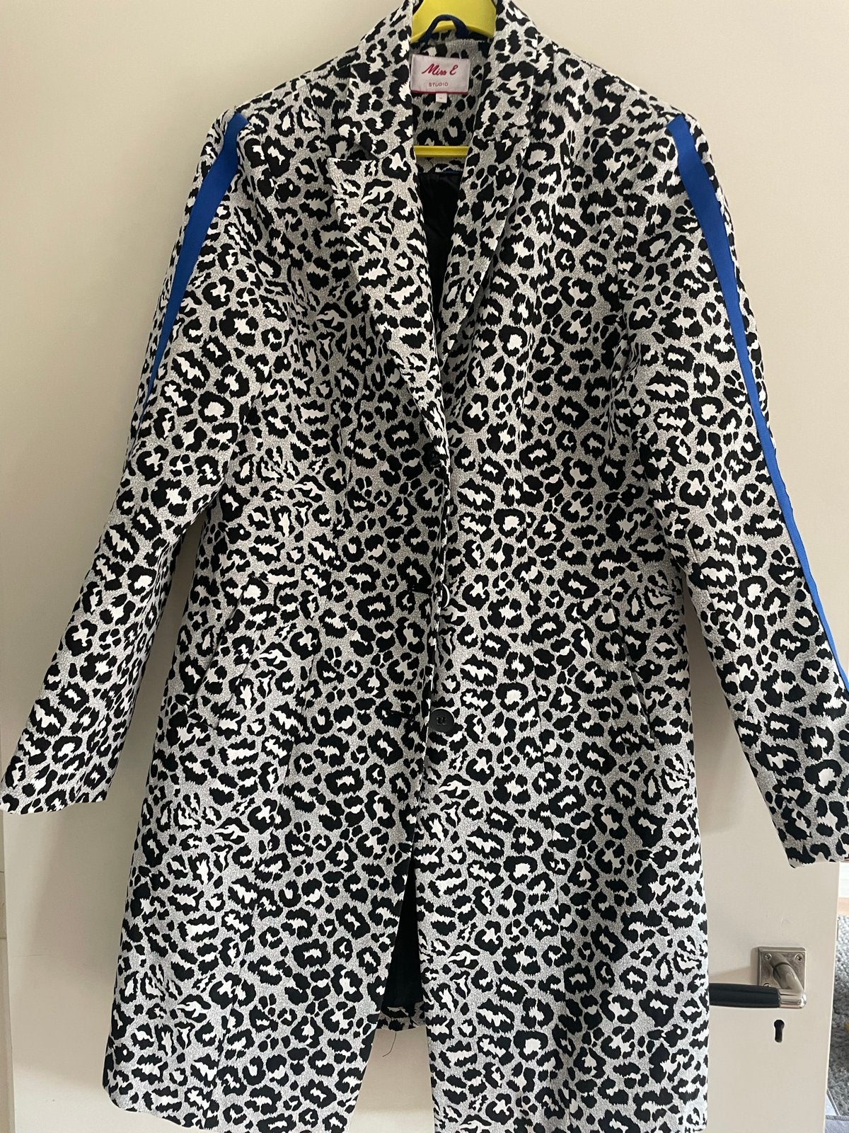 Miss Etam tussenjas luipaardprint met blauwe bies maat M, Kleding | Dames, Ophalen of Verzenden, Zo goed als nieuw, Maat 38/40 (M)