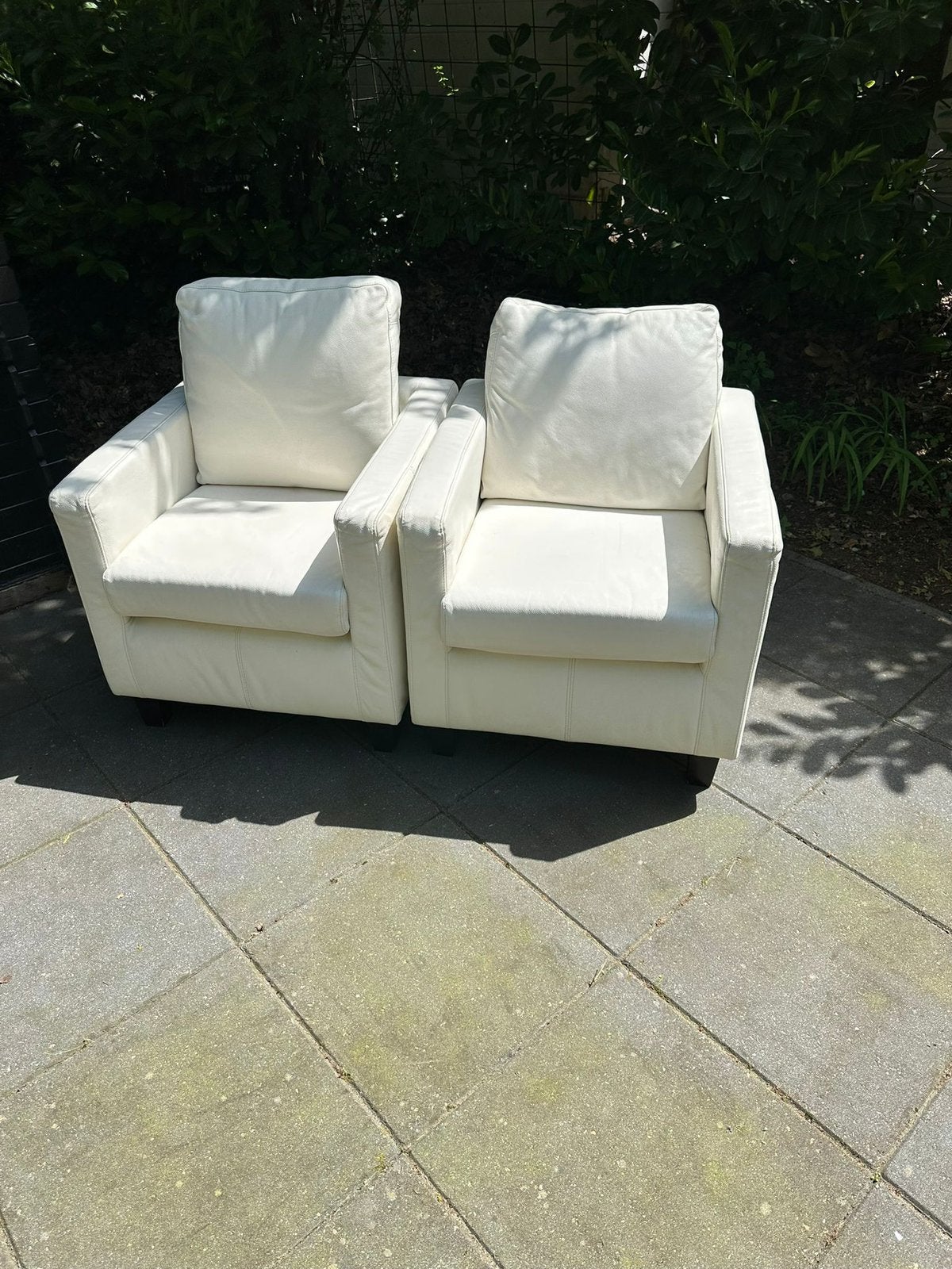 Gratis af te halen : 2 stoelen ( wit), Huis en Inrichting, Stoelen, Ophalen, Gebruikt, Wit