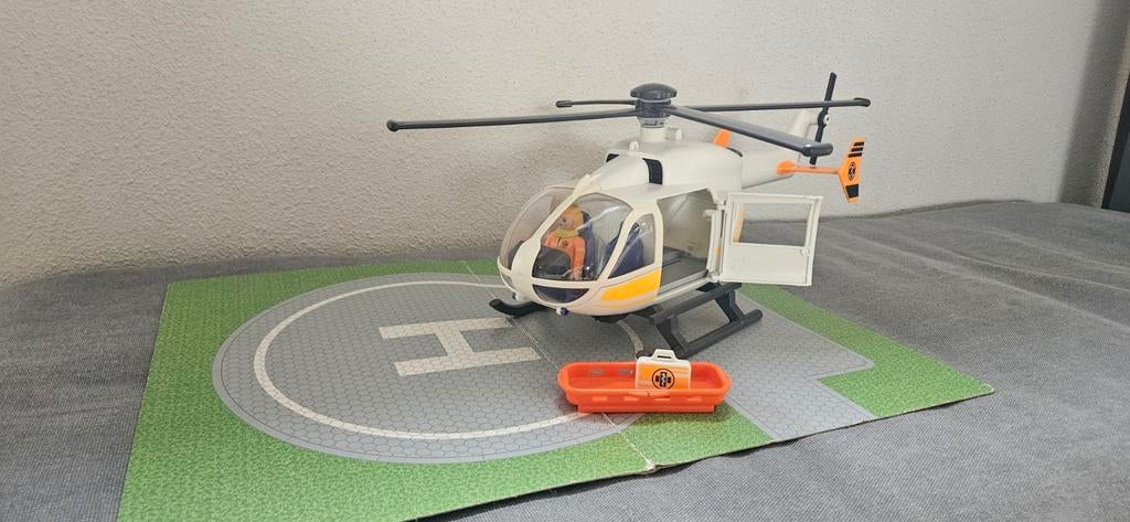 Playmobil traumahelikopter, platform, koffertje en poppetje, Kinderen en Baby's, Speelgoed | Overig, Ophalen, Zo goed als nieuw