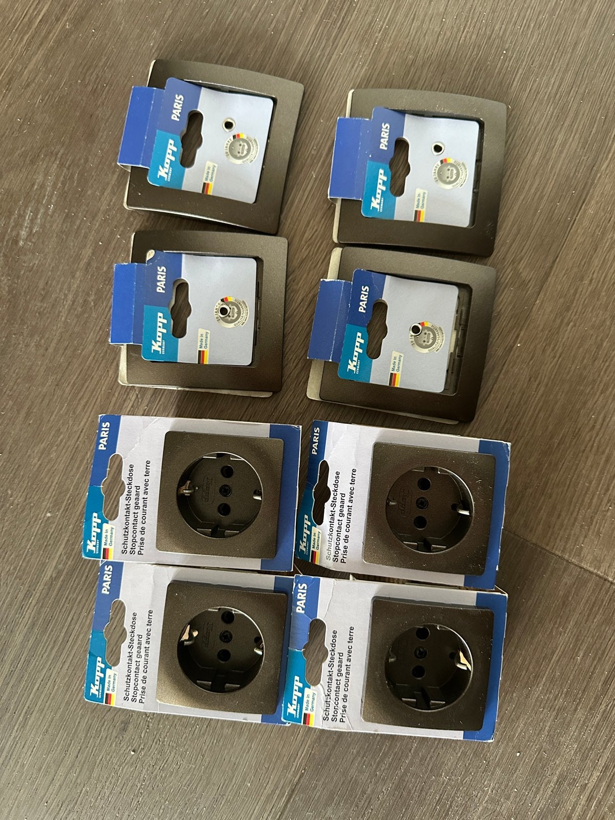 Kopp Stopcontacten en Afdekramen Brons - Nieuw, Ophalen of Verzenden, Nieuw, Stopcontact