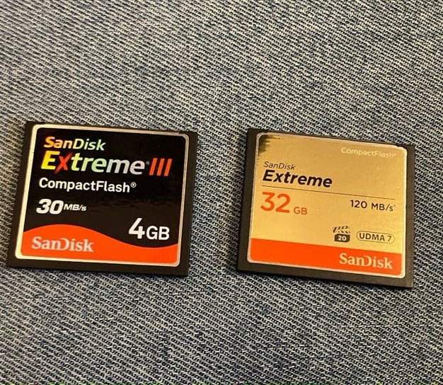 🔴 SET SanDisk 32GB en 4GB geheugenkaart Extreme III opslag, Audio, Tv en Foto, 32 GB, Ophalen of Verzenden, Zo goed als nieuw
