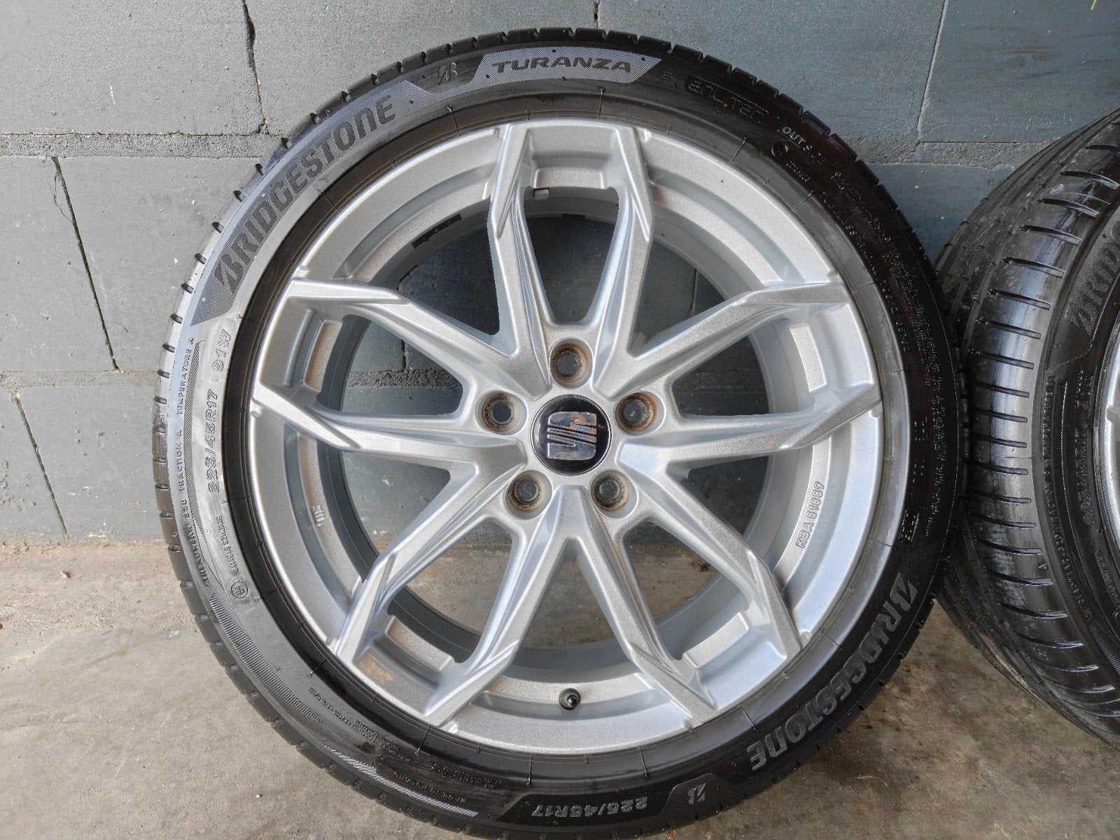 17" Seat Leon Zomerset Bridgestone Altea Golf Caddy Touran, Auto-onderdelen, Rial, Gebruikt, Banden en Velgen, Onbekend