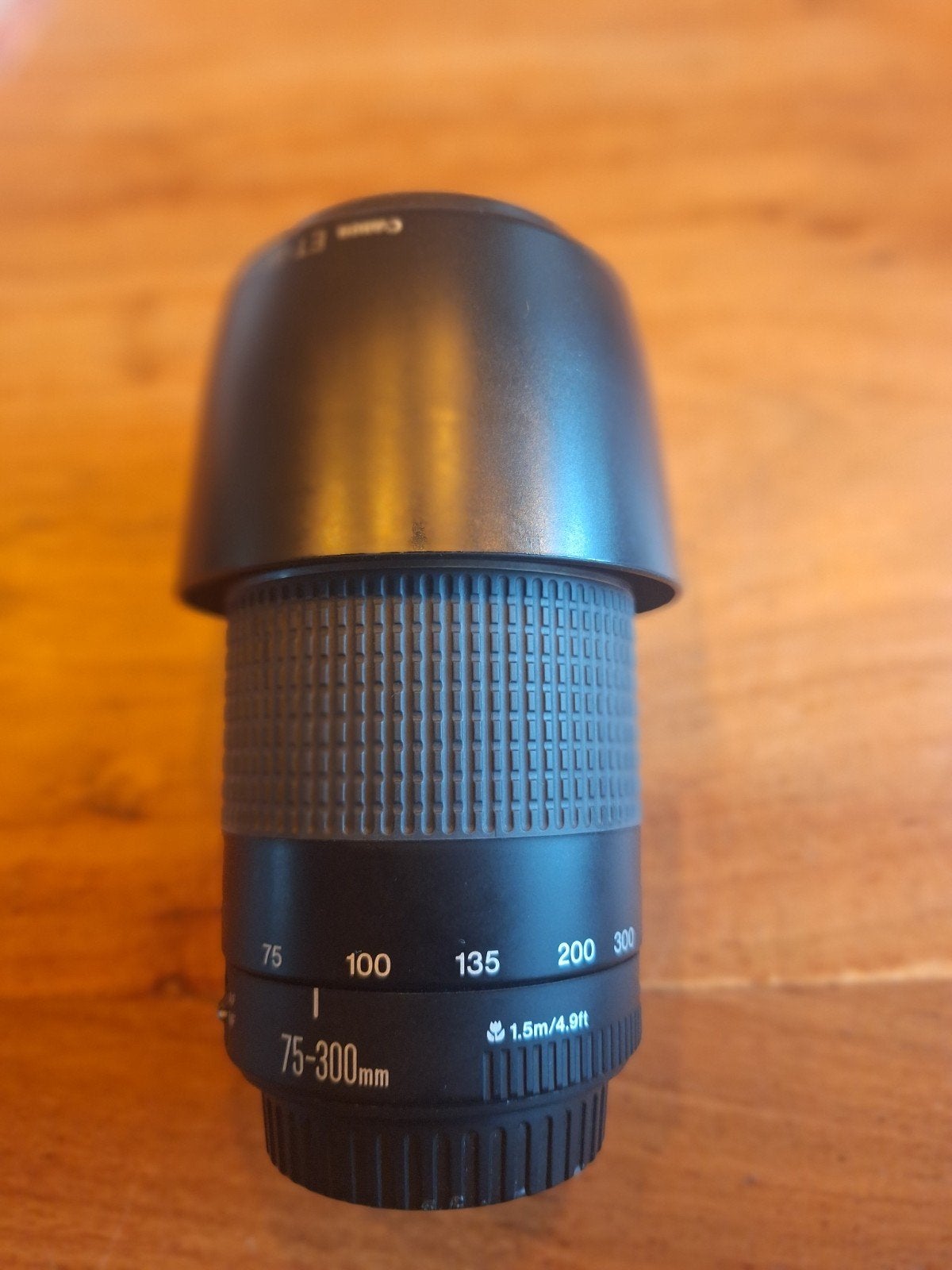 Canon EF 75-300mm f/4-5.6 III Telelens met zonnekap, Gebruikt, Canon, Zoom, Canon EF