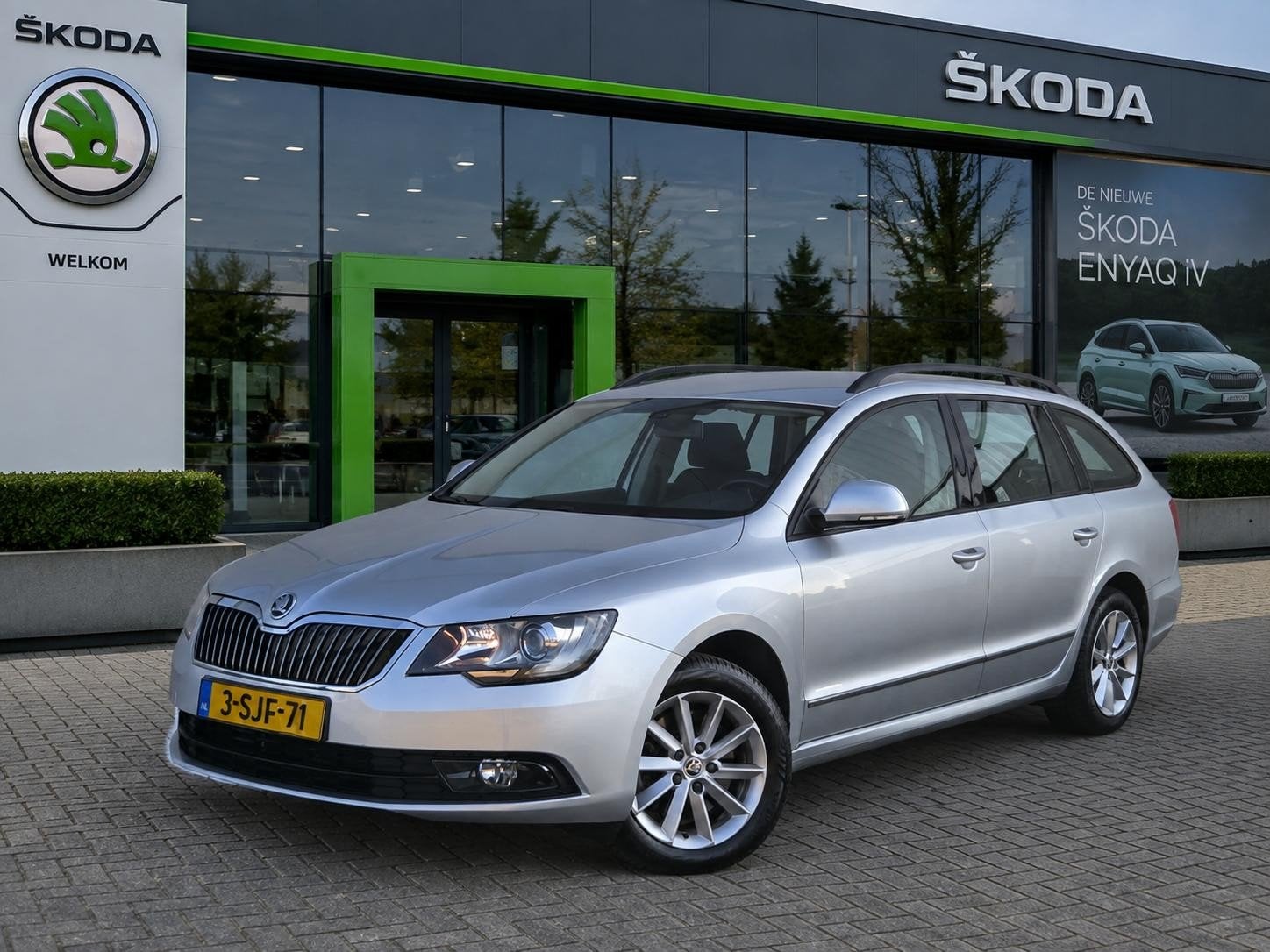 Skoda Superb 1.8 TSI 160pk Dsg-Automaat, Auto's, Skoda, Euro 5, Stof, Zwart, 4 cilinders