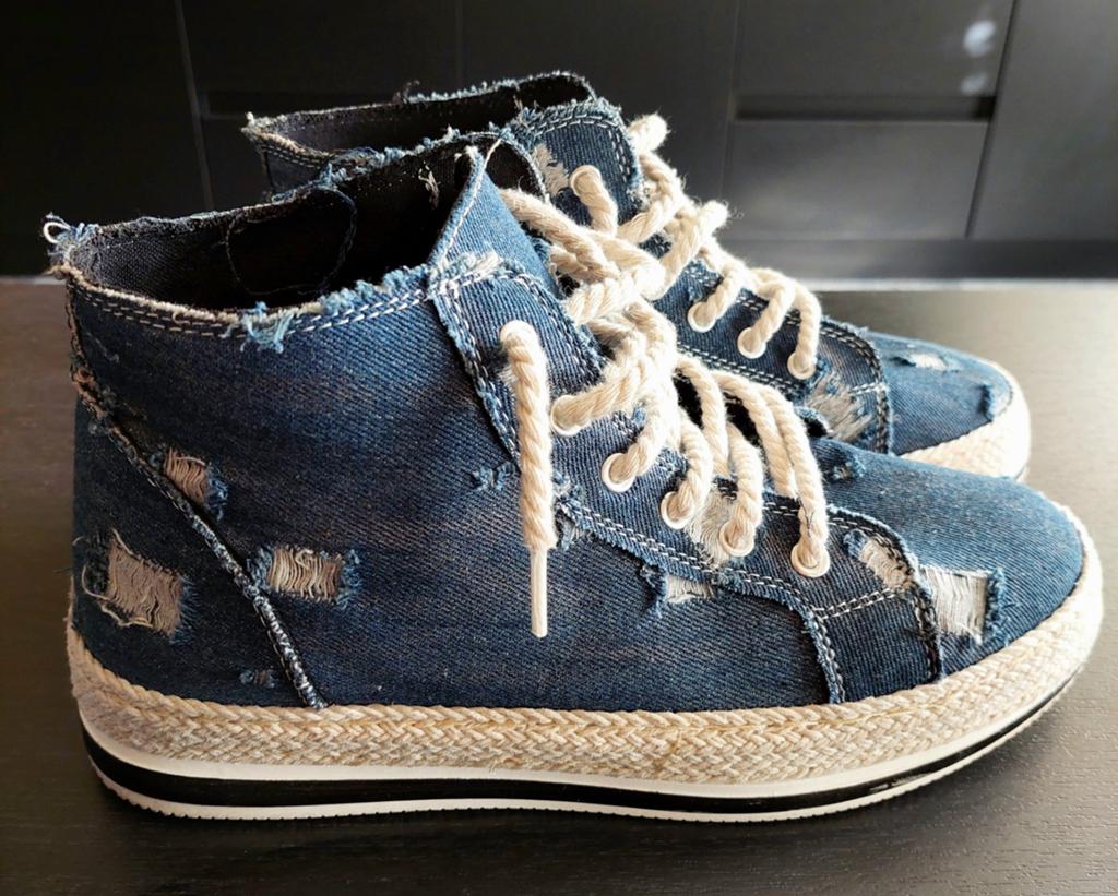 Heren denim sneakers maat 45, Kleding | Heren, Schoenen, Ophalen of Verzenden, Zo goed als nieuw, Blauw