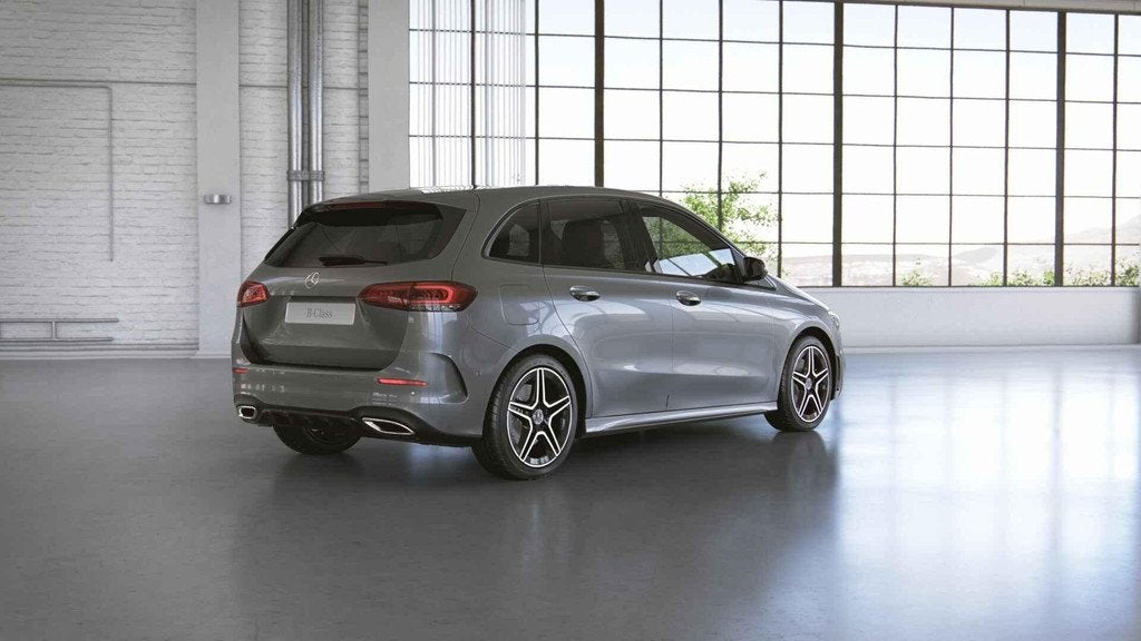 Mercedes-Benz B-klasse 250 e AMG Line | Panoramadak | Night, Auto's, Mercedes-Benz, Gebruikt, 4 cilinders, 16 kWh, Leder en Stof