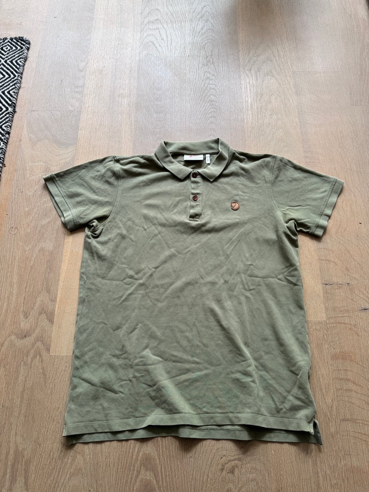 Prachtige Fjallraven ovik polo  maat L  Kleur groen, Kleding | Heren, Ophalen of Verzenden, Zo goed als nieuw, Groen