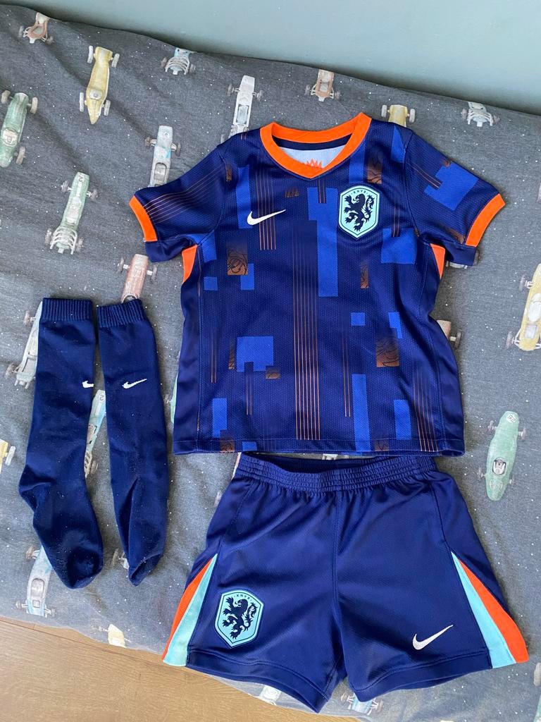 Driedelig voetbaltenue Nederlands elftal maat 110-116, Ophalen of Verzenden, Zo goed als nieuw, Jongen of Meisje, Setje