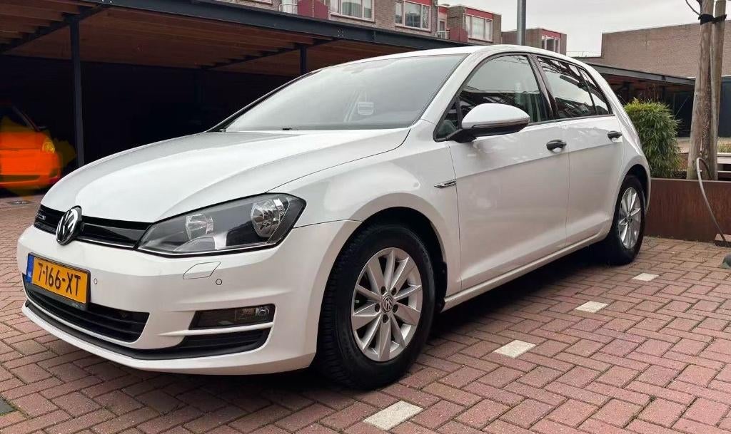 Volkswagen Golf 1.0 TSI – 66000 km, Auto's, Volkswagen, 610 kg, Wit, Handgeschakeld, 115 pk