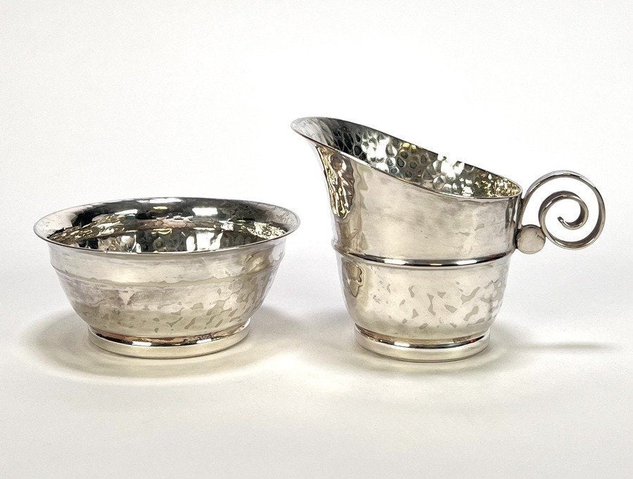 93. Verzilverd suiker- en roomstel, Nilsson – ca.1930, Antiek en Kunst, Ophalen, Zilver