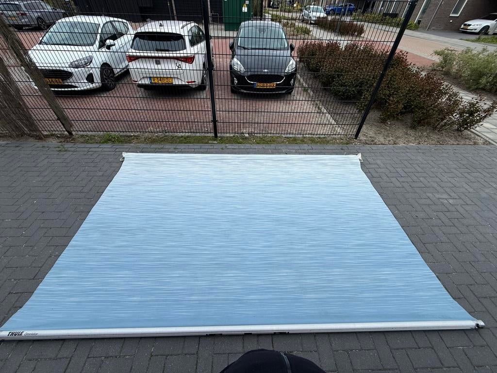 Thule Omnistor luifel 370 cm - linker spanarm defect, Ophalen, Gebruikt