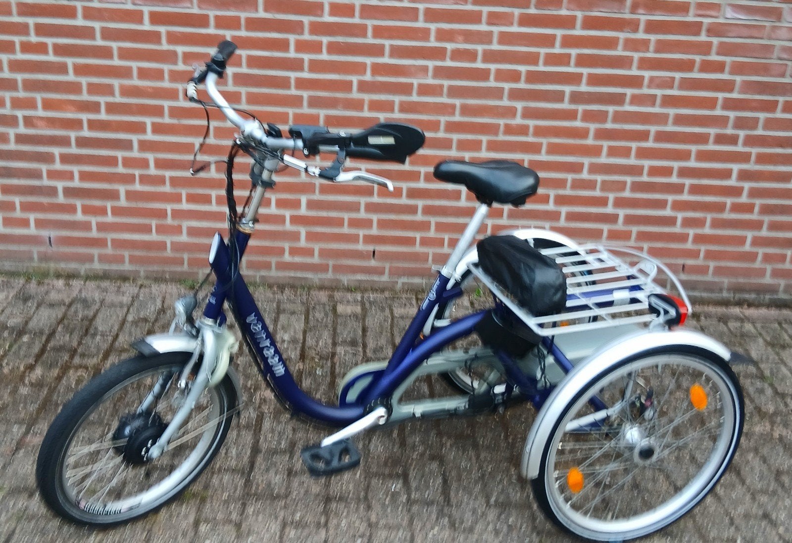 Van raam midi 2 electriche driewieler ., Fietsen en Brommers, Fietsen | Driewielfietsen, Ophalen, Zo goed als nieuw