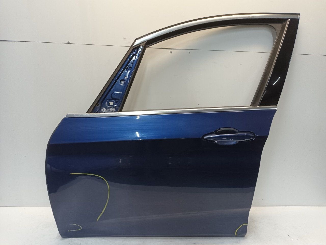 Portier links voor BMW 2 serie, Onderdelen@venauto.nl, Van der Ven Autorecycling B.V., Gebruikt, Ettenseweg 76, 4706 PB Roosendaal, The Netherlands