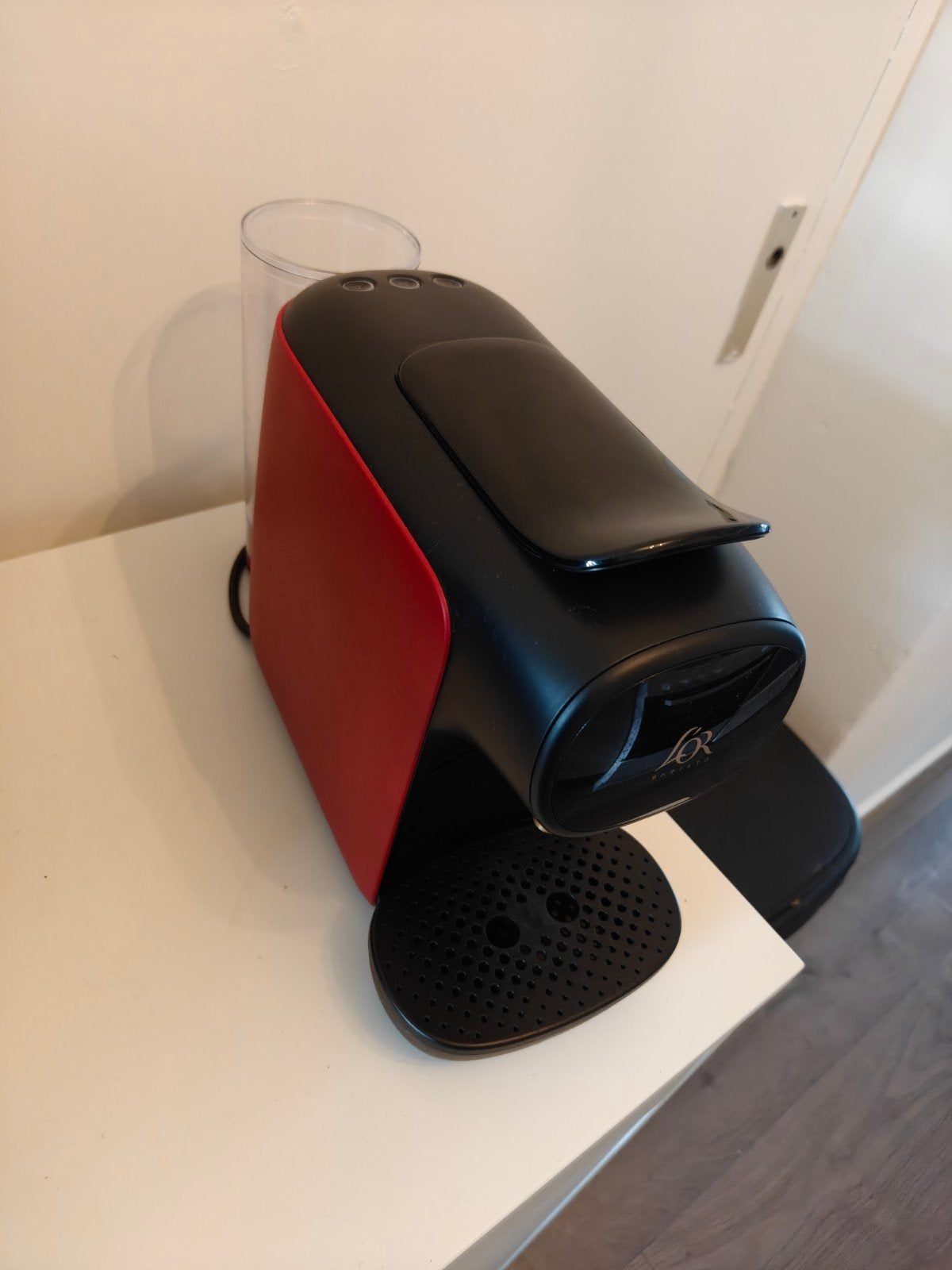 L'OR Barista Sublime koffiemachine - Rood/Zwart, Ophalen, Koffiemachine, Zo goed als nieuw, 1 kopje