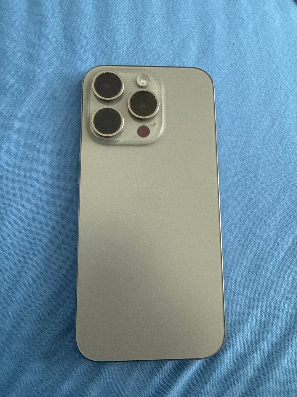 Foto 3 van iPhone 15 Pro - Zo goed als nieuw