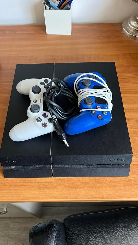 Playstation 4 met 2 controllers (blauw heeft stickdrift), Ophalen, Gebruikt, Met 2 controllers, Original