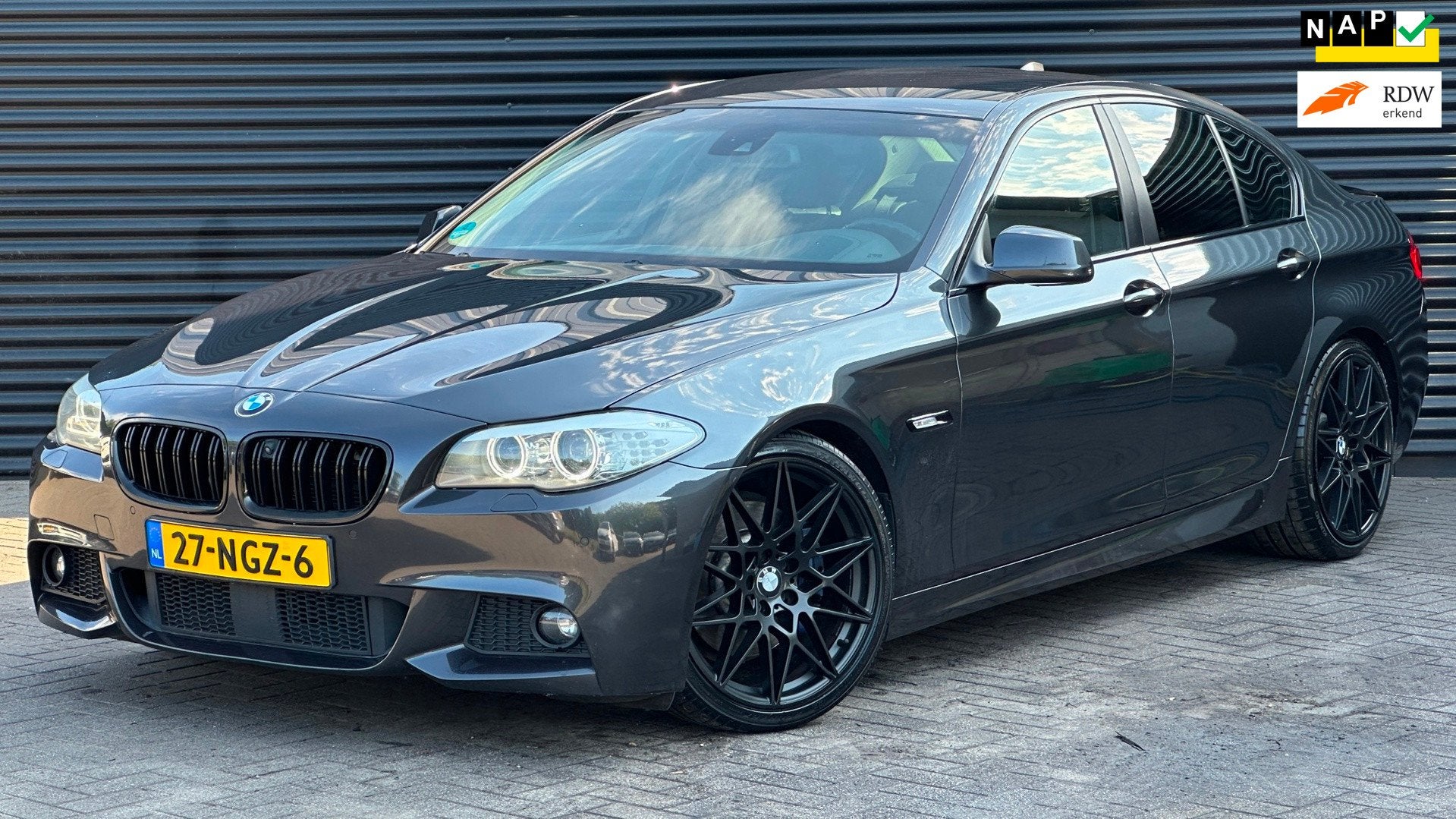 BMW 5-serie 528i High Executive | M-sport | Adaptive cruise, Euro 5, Achterwielaandrijving, Gebruikt, Zwart