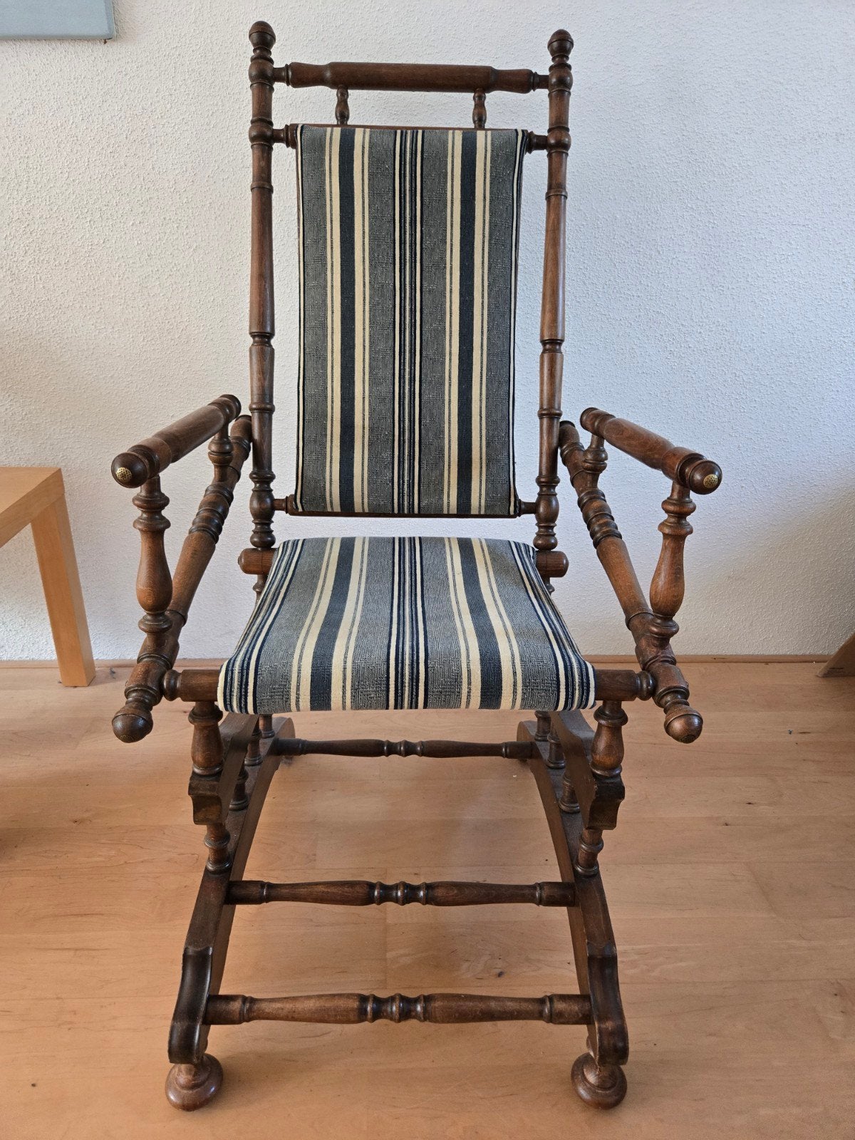 Vintage Stoel met Streepmotief Zitting en Messing Afwerking, Ophalen