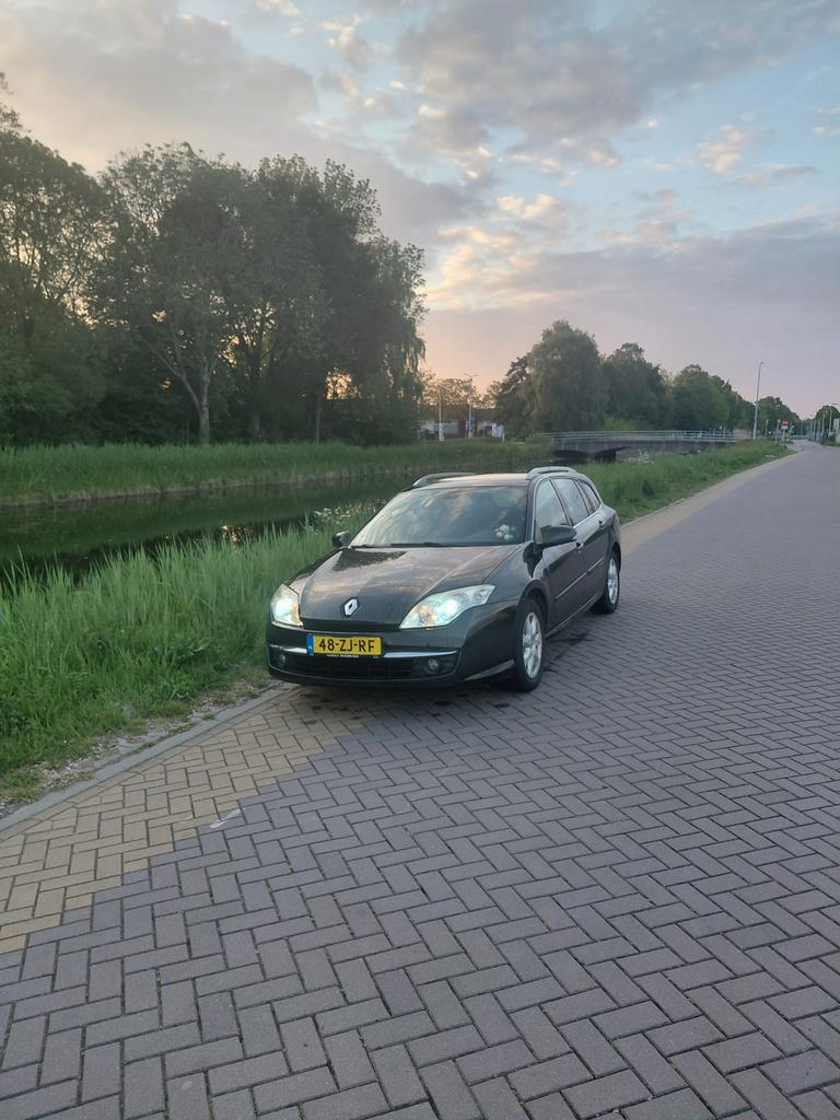 Renault Laguna 2.0 DCI 96KW FAP Estate 2008 Zwart, Auto's, Voorwielaandrijving, Laguna, 1995 cc, Zwart