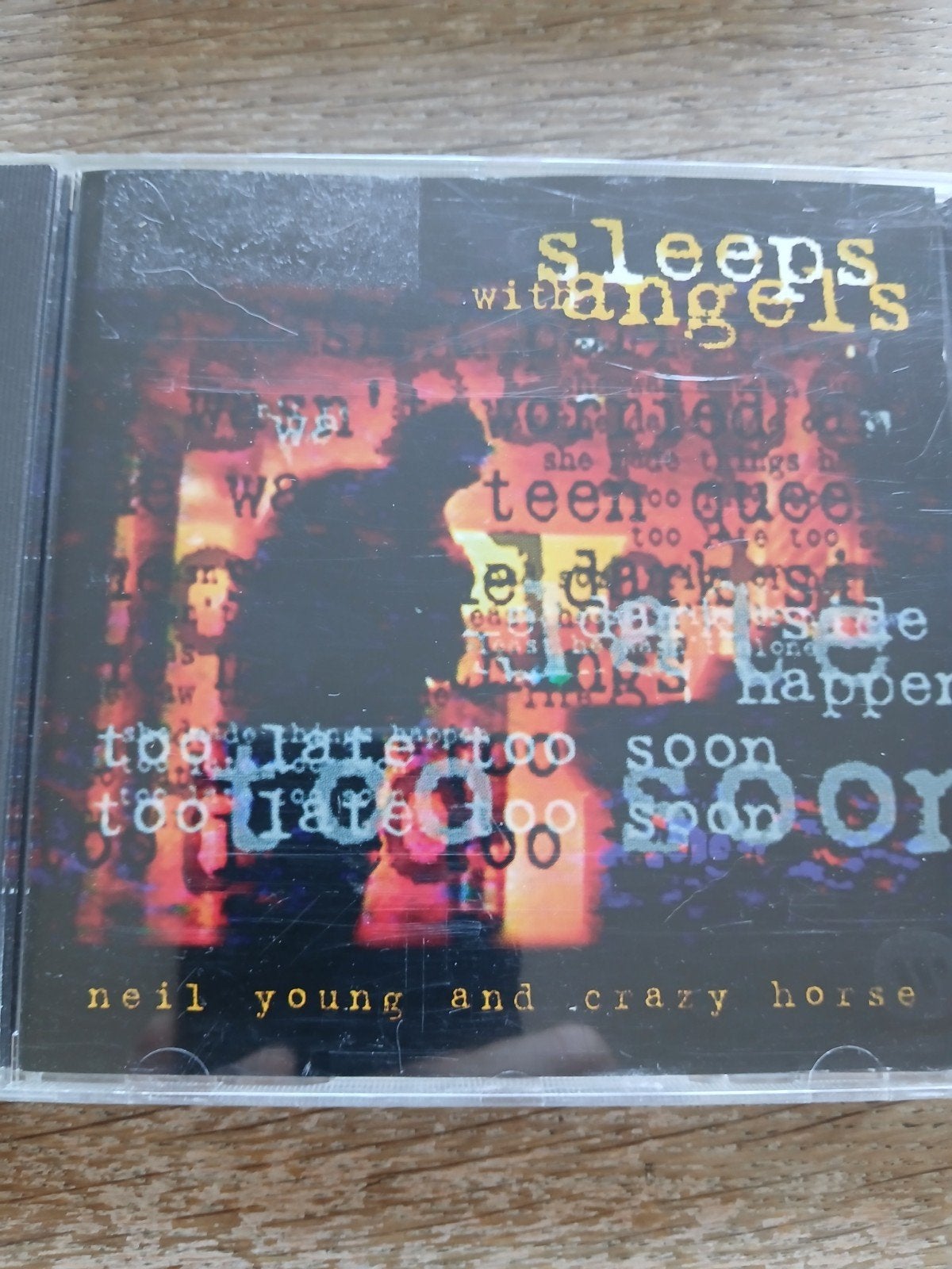 CD Neil Young - Sleeps With Angels, Ophalen of Verzenden, Zo goed als nieuw, Poprock