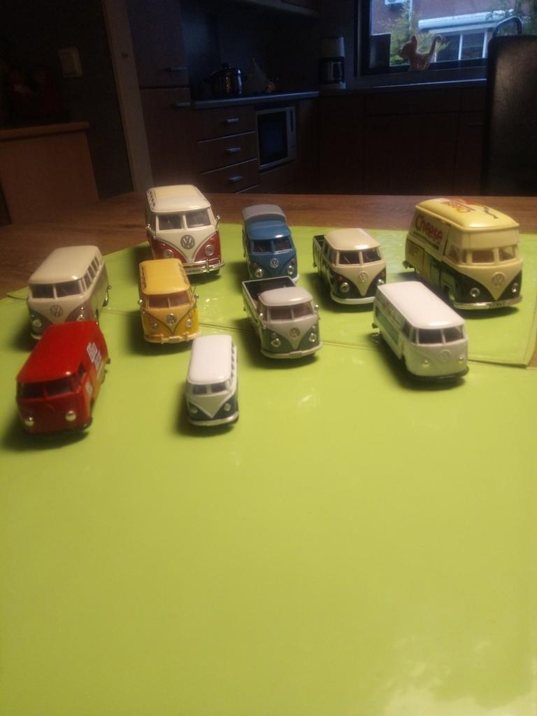 Volks wagen vw samba, Hobby en Vrije tijd, Modelauto's | Overige schalen, Ophalen of Verzenden, Auto