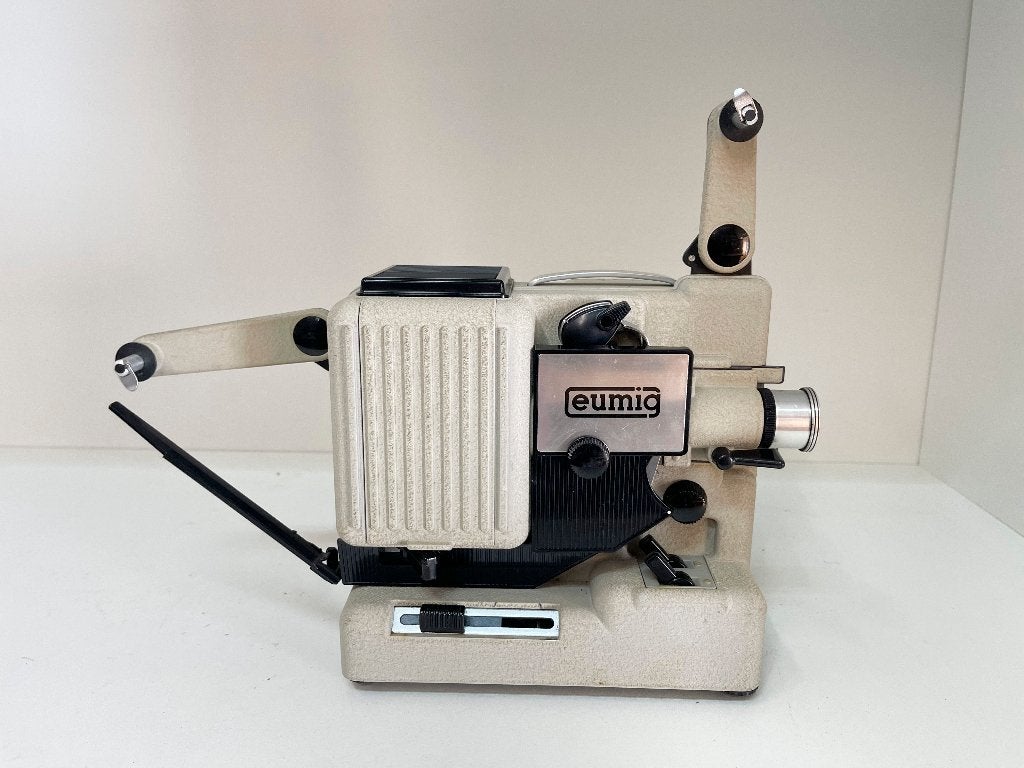 EUMIG P8 Phonomatic 8mm filmprojector (gaat aan,draait niet), Verzamelen, N, N, Ophalen of Verzenden, Eumig