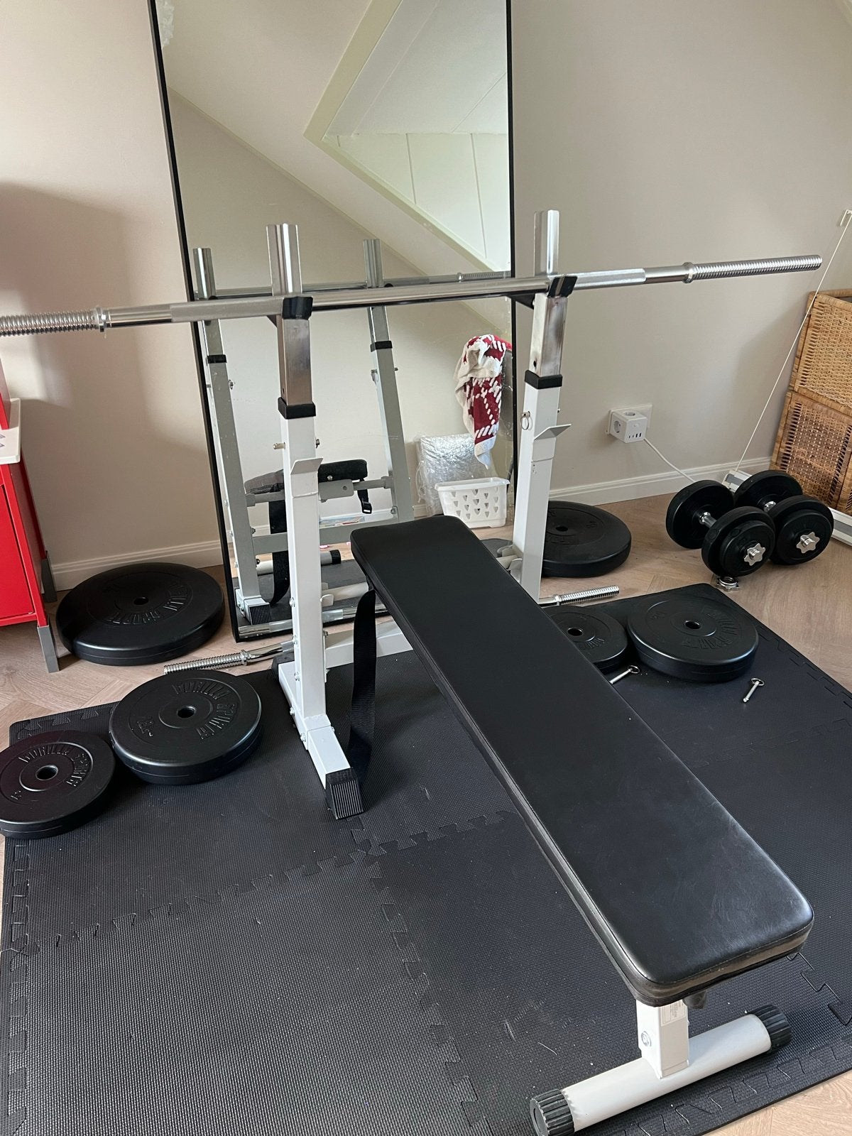 Complete home gym – halterbank, squatrek, 76 kg, Sport en Fitness, Ophalen, Gebruikt, Borst, Fitnessbank