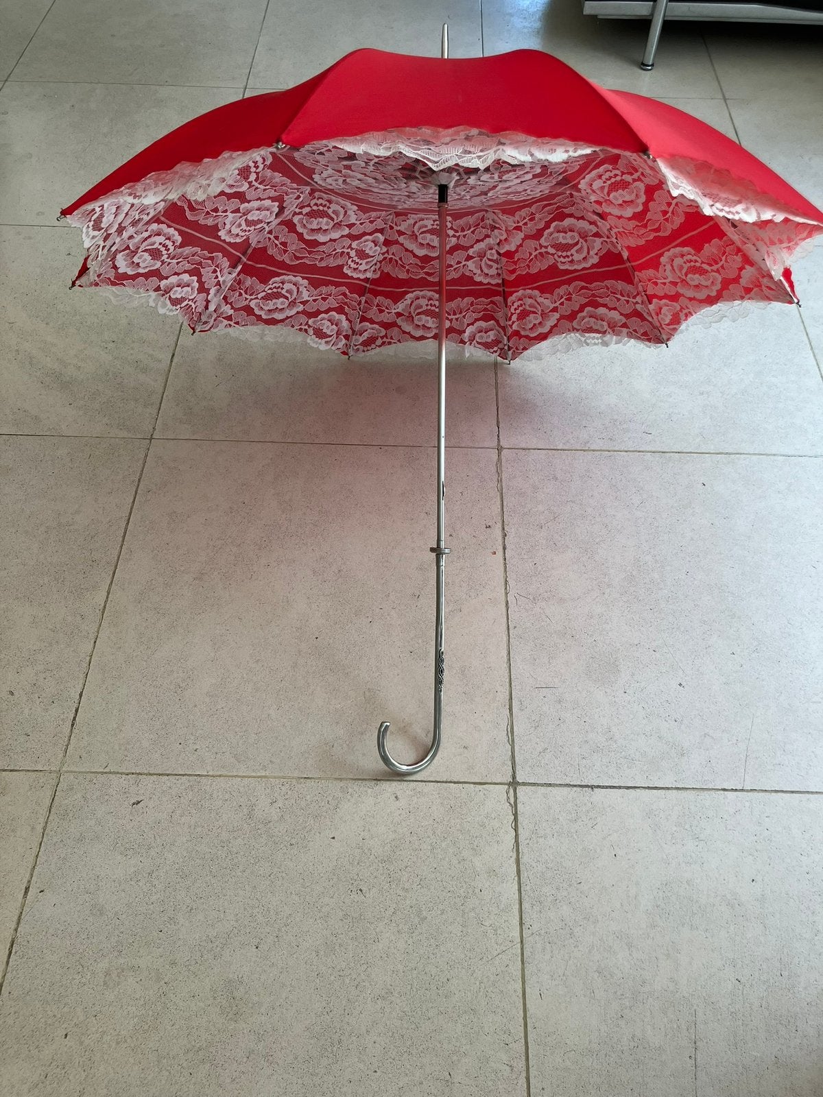 Lilion EPG vintage bijzondere paraplu parasol rood wit kant, Sieraden, Tassen en Uiterlijk, Paraplu's, Ophalen of Verzenden, Rood