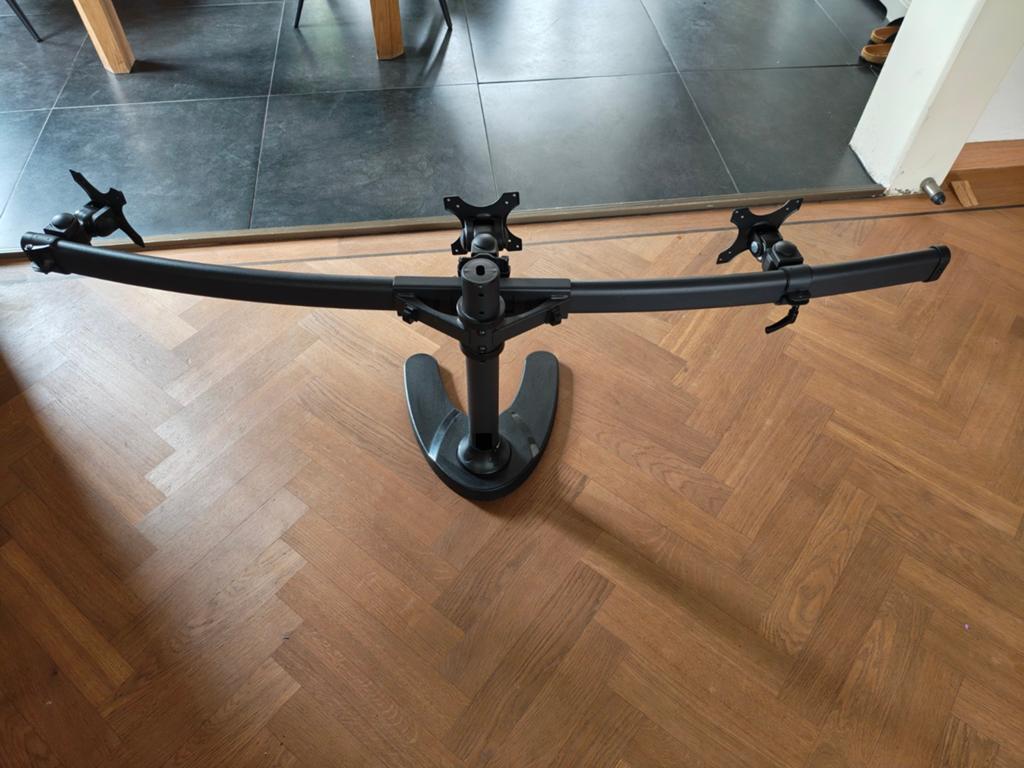 Monitor standaard voor 3 monitoren - In hoogte verstelbaar, IPS, In hoogte verstelbaar, 60 Hz of minder, Ophalen