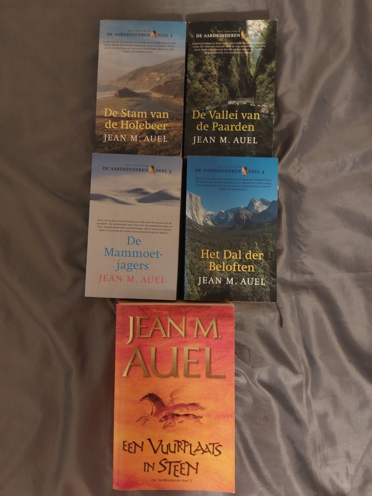De Aardkinderen serie - Jean M. Auel (5 boeken), Ophalen of Verzenden, Gelezen, Jean M. Auel, Nederland
