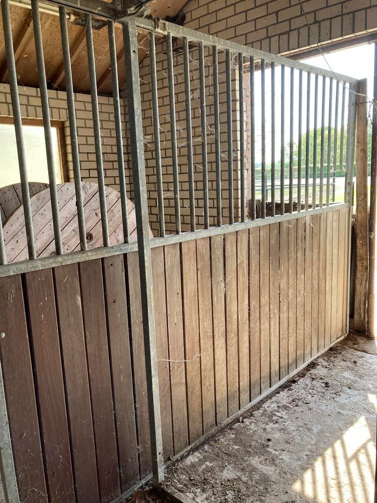 Voorwand paardenstal met schuifdeur breedte 4,25 hoogte 2,20, Dieren en Toebehoren, Ophalen, Gebruikt, Overige soorten