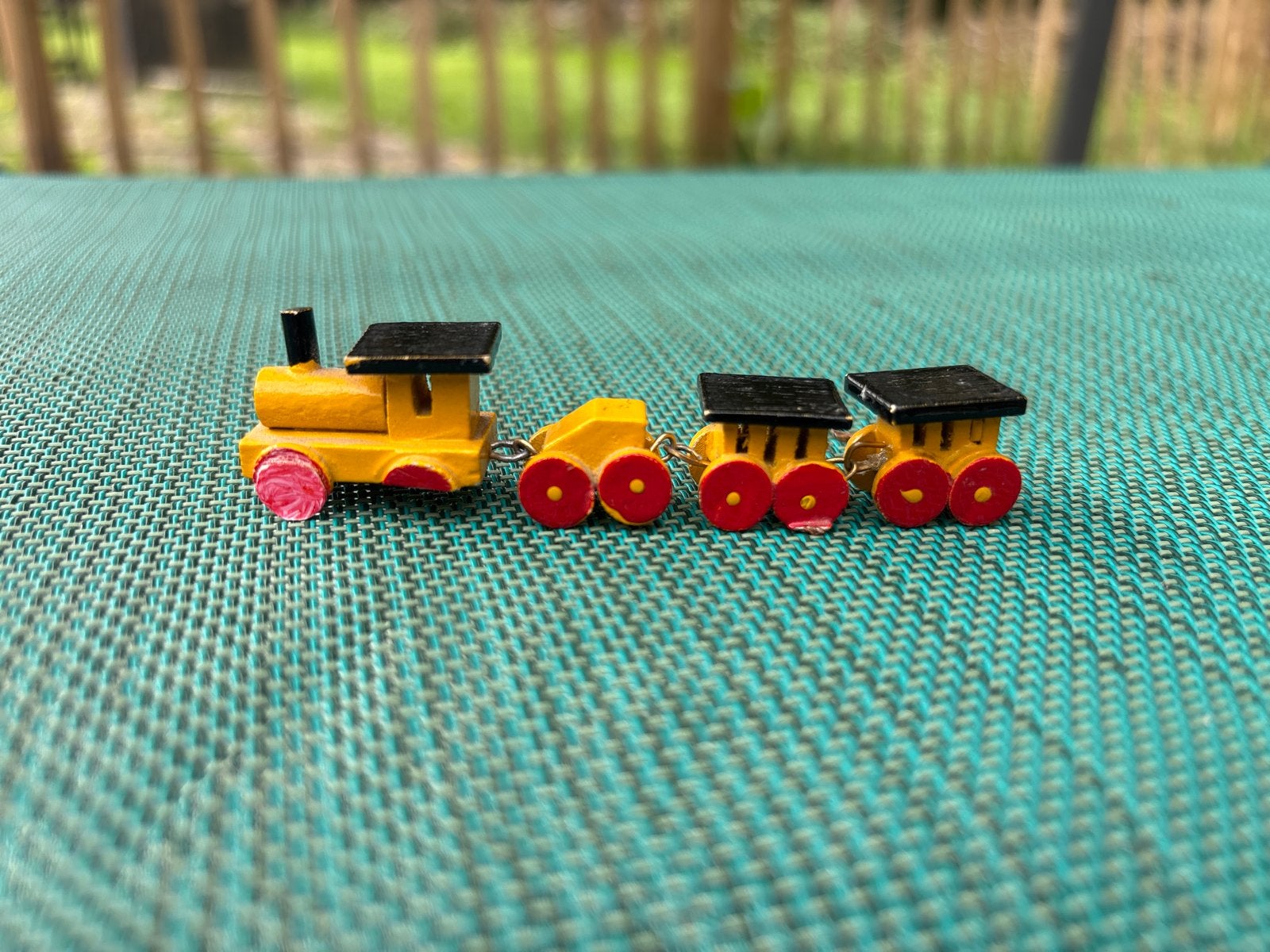 Miniatuur houten trein - Decoratief speelgoed, Antiek en Kunst, Antiek | Speelgoed, Ophalen of Verzenden