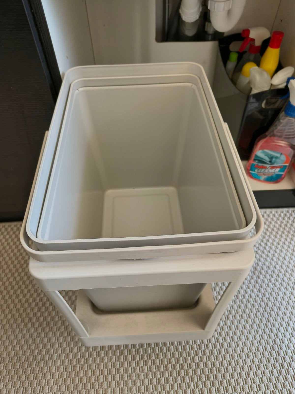 IKEA Utrusta uittrekbare afvalemmer onderbouw, Kunststof, Ophalen of Verzenden, Zo goed als nieuw, 5 – 50