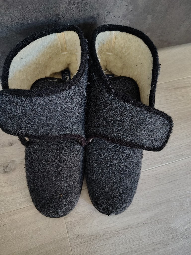 Pantoffels (maat 50), Ophalen of Verzenden, Gedragen, Neles