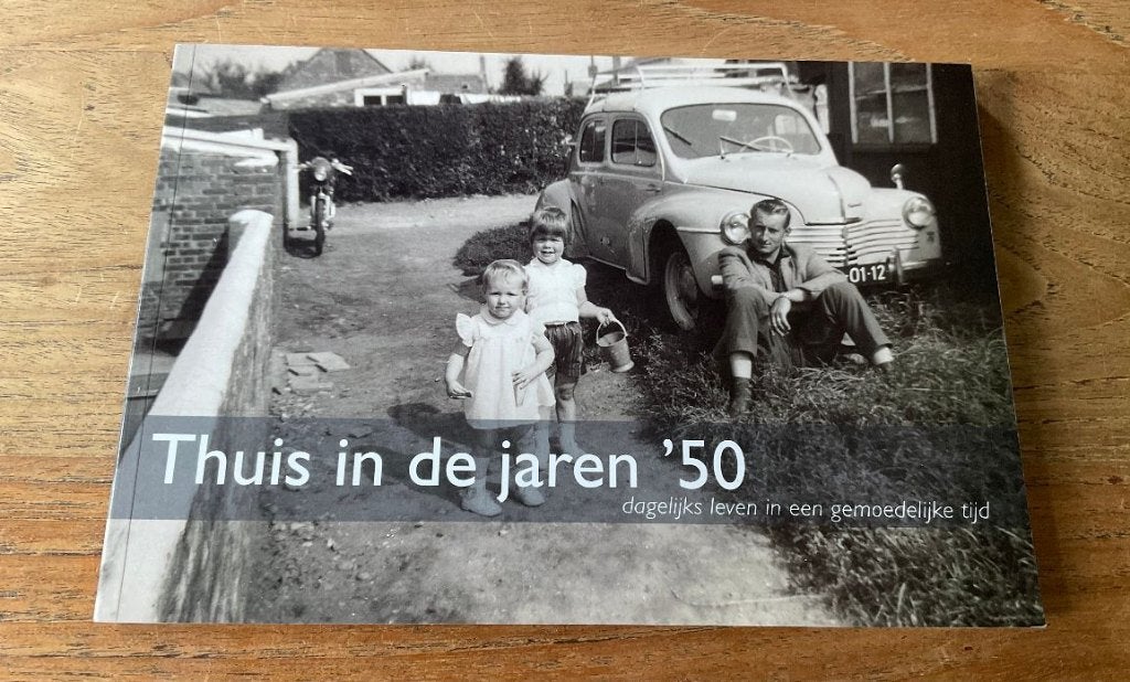 Thuis in de jaren 50 nostalgie fotoboek zwart/wit, Ophalen of Verzenden, Zo goed als nieuw