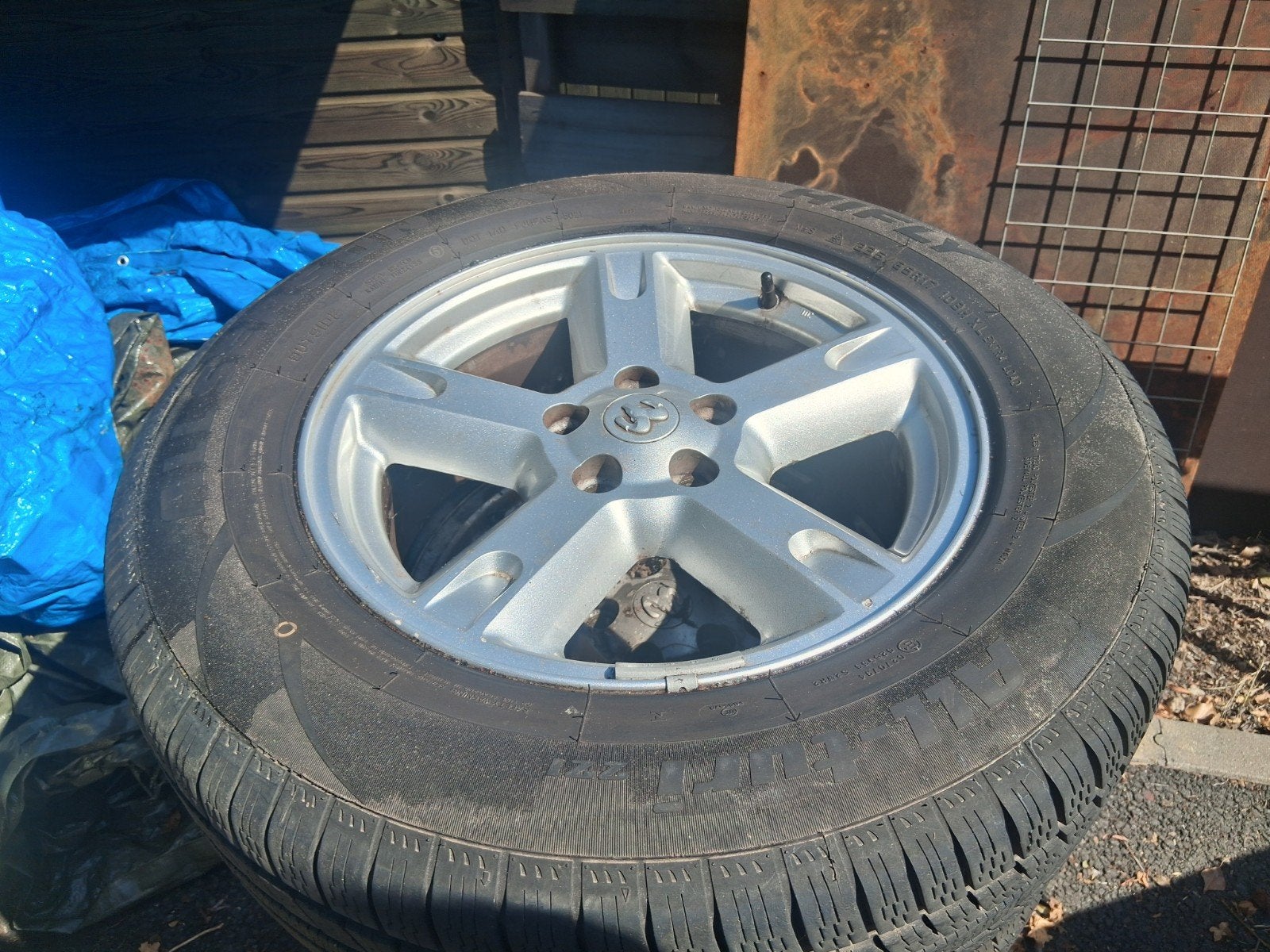 Velgen met All-season banden 235/65R17 voor Dodge Nitro (7-8, Auto-onderdelen, Banden en Velgen, Ophalen of Verzenden